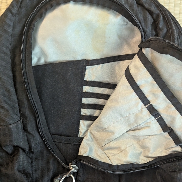 RARE Patagonia Lightwire 25 Laptop Backpack Black - Picture 6 of 8